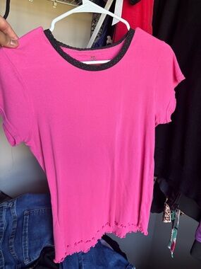 Xhilaration Hot Pink Ribbed Tee with Black Lace Trim